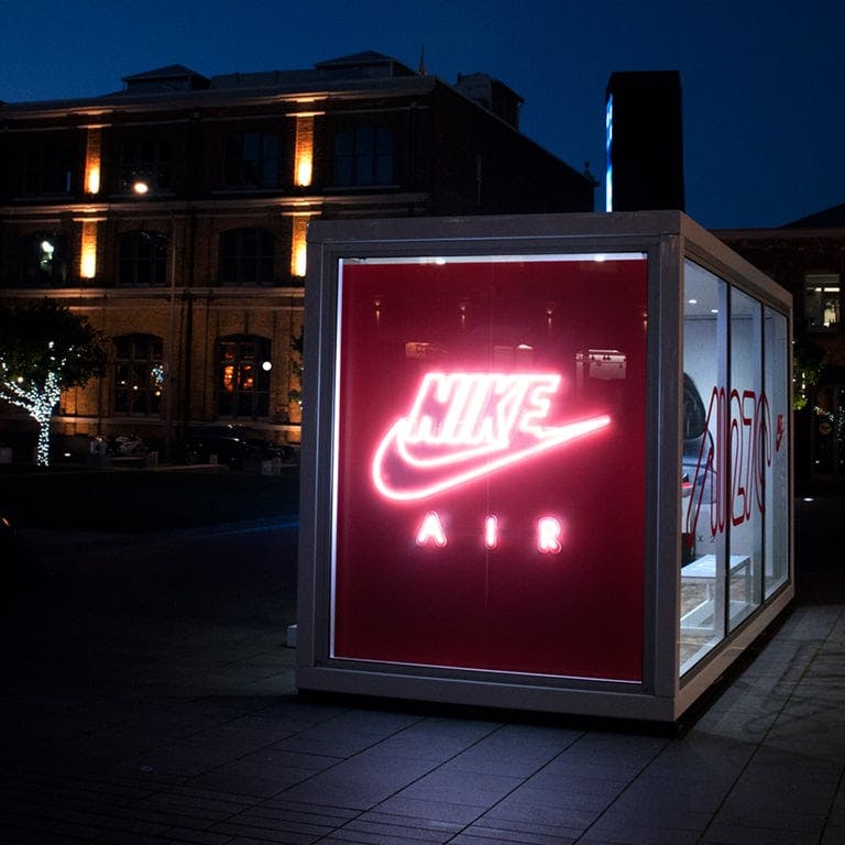 7 Ways to Use LED Neon Signs for Your Business