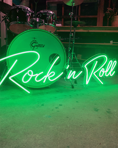 Time to Bring the Vibes to Your Man Cave with Neon Signs